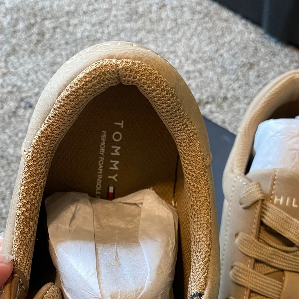 Tommy Hilfiger Men’s Taupe Low-Top Sneakers